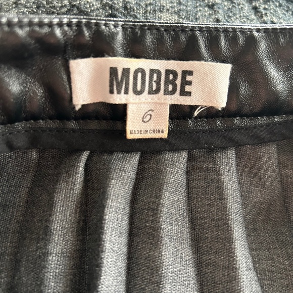 Modbe women's faux leather pleated mini skirt size 6 - Picture 4 of 10